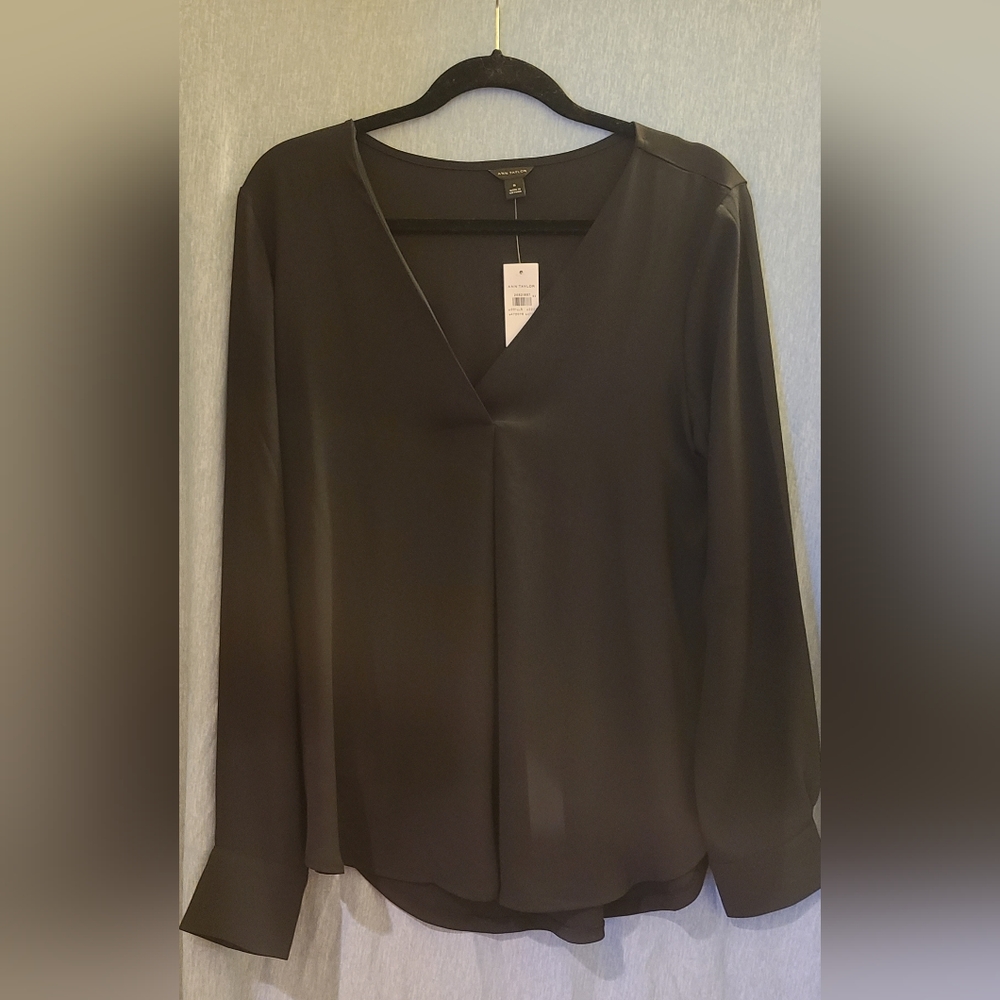 Ann Taylor mixed media pleated front top size M black